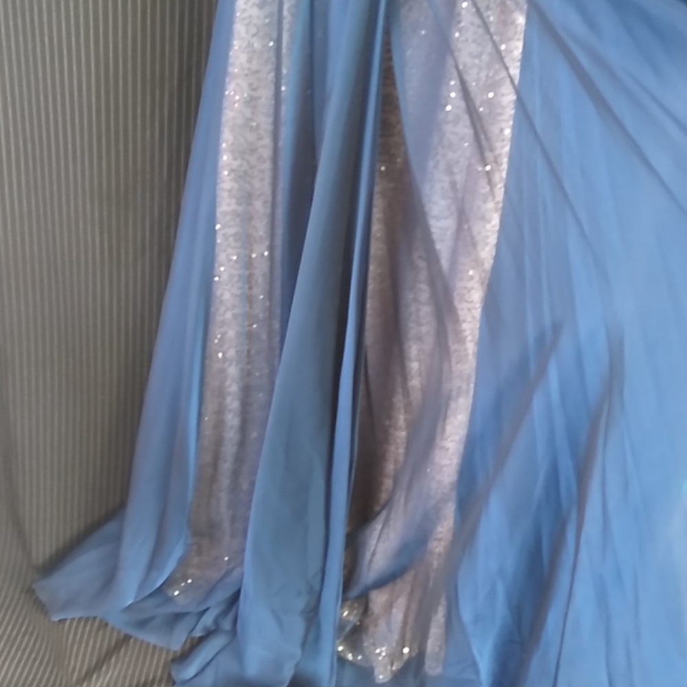 La Femme Fashion Gown - Picture 11 of 13